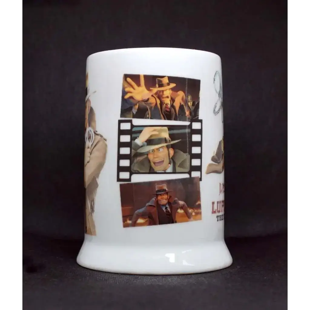 Vit keramikkopp med filmrulle av TF2-spion och Zenigata från Lupin III