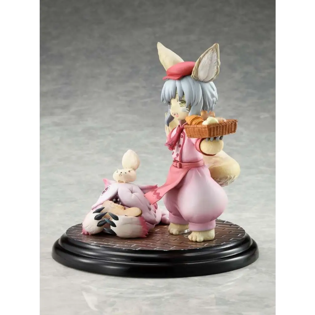Nanachi och Mitty-figur från Made in Abyss, blåhårig räv med korg