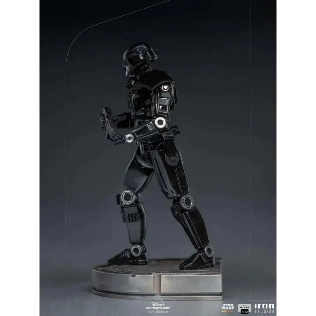 Mandalorian Dark Trooper 1/10 staty i svart rustning med metalliska detaljer