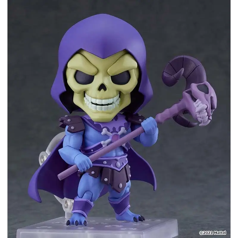 Lila och blå Skeletor Nendoroid från Masters of the Universe Revelation med skalle, mantel och stav