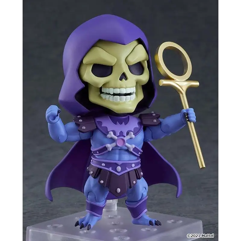 Lila-huade Skeletor-nendoroid med blå hud, guldankh-stav och lila rustning