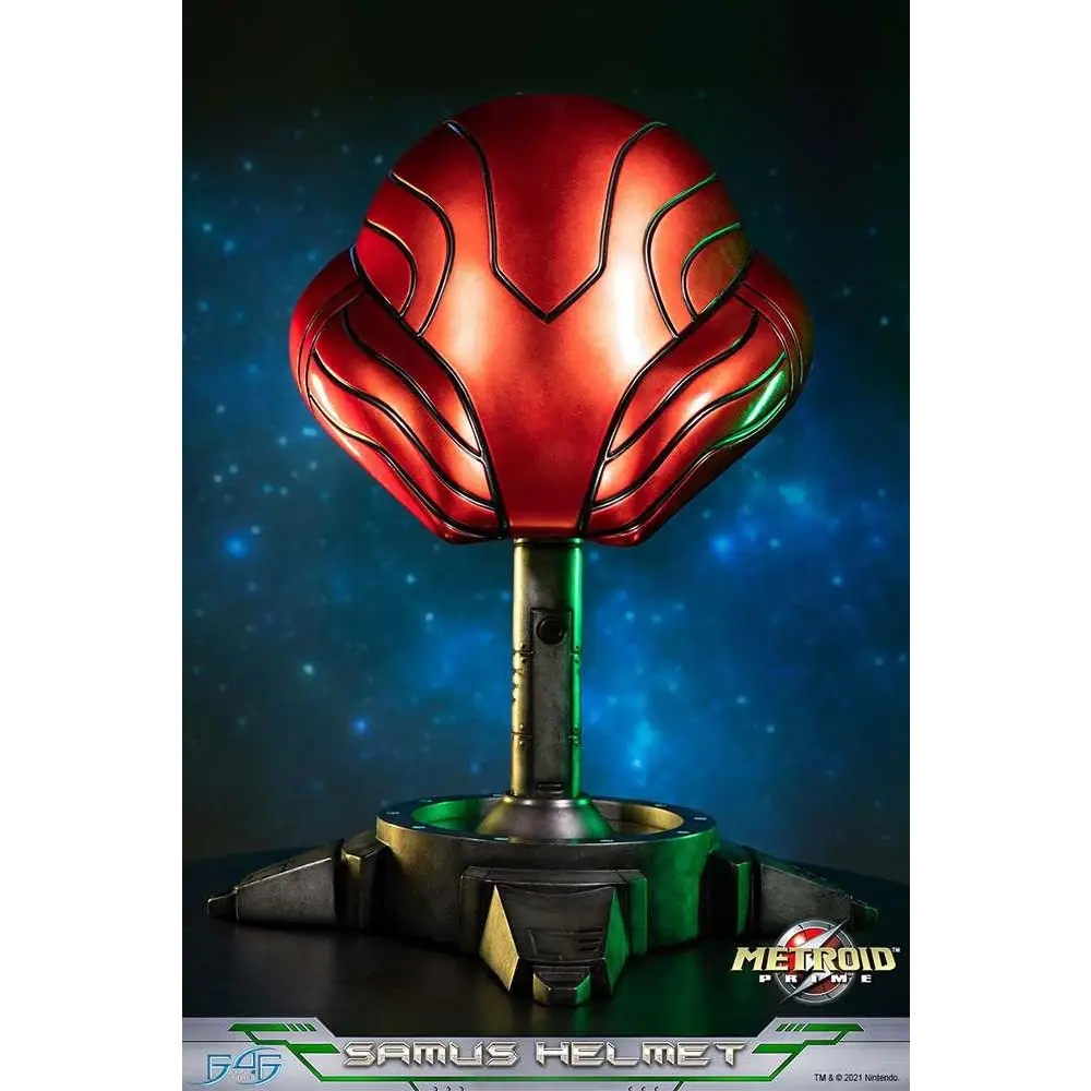 Röd och grön metallisk Samus-hjälm från Metroid Prime, begränsad utgåva