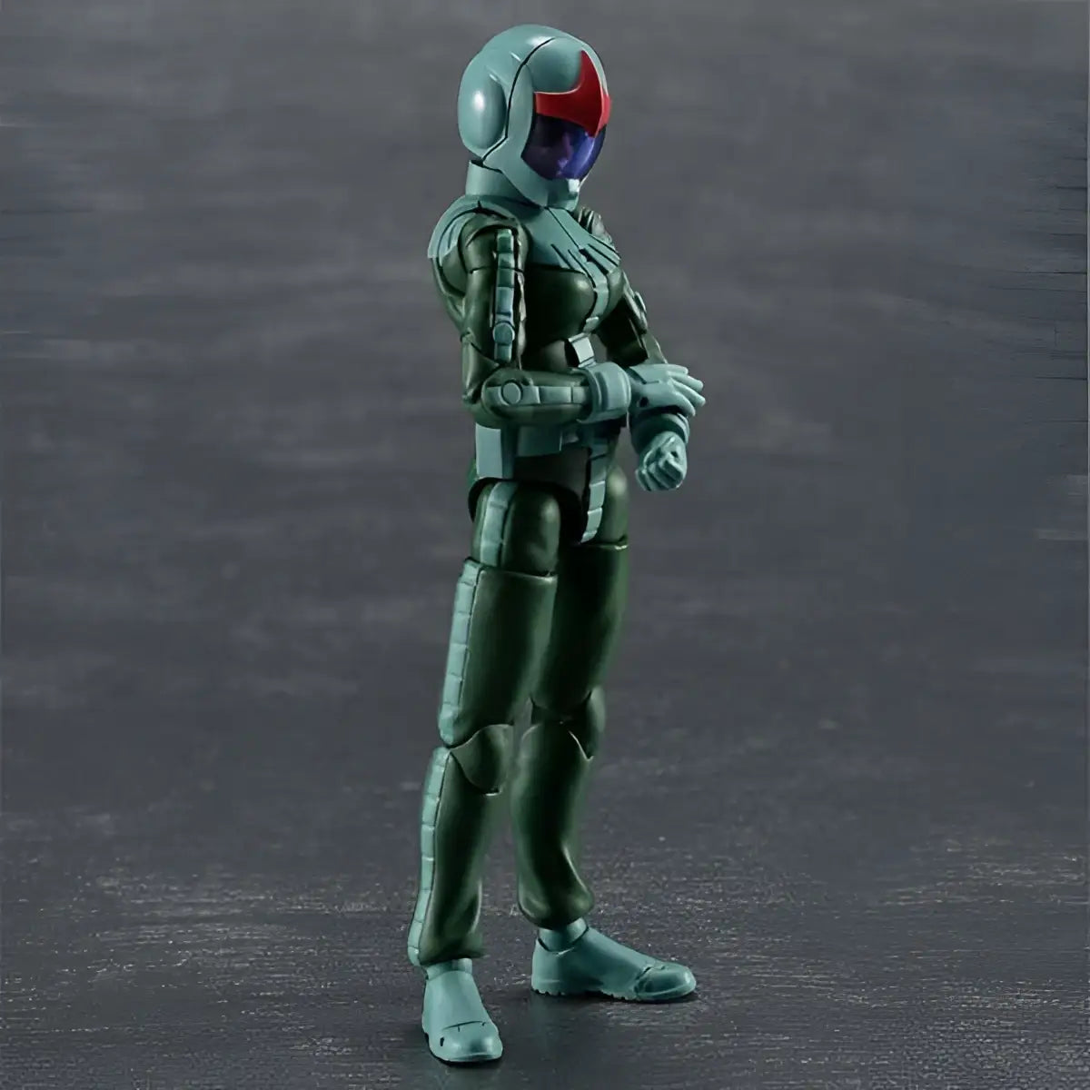 Grön och röd hjälmd actionfigur i detaljerad rustning, Ms Gundam Zeon Army Soldier 05 Norm Suit