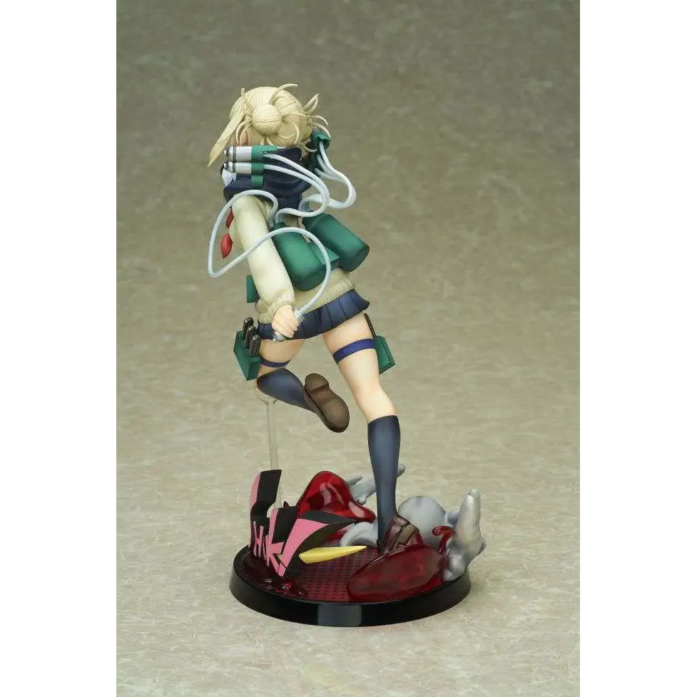 My Hero Academia Himiko Toga figurin i actionpose med ryggsäckar