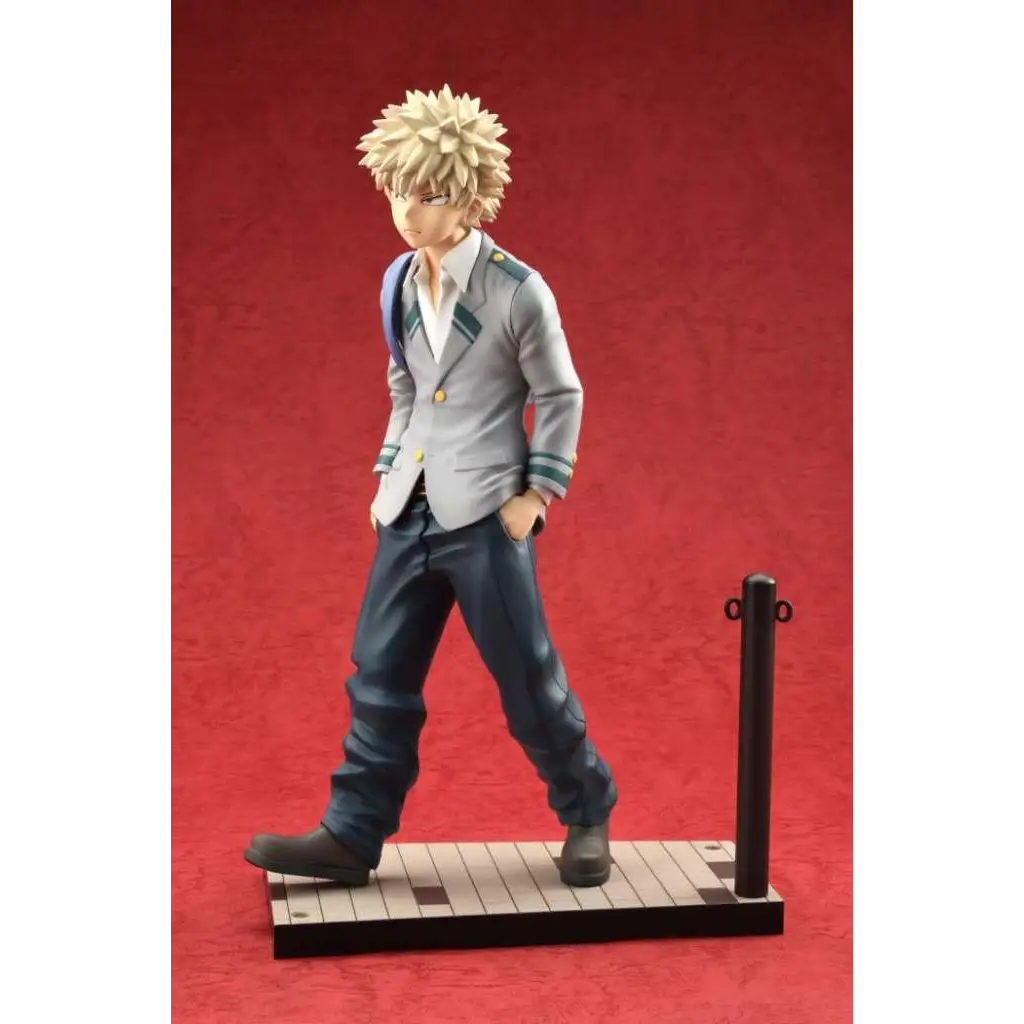 My Hero Academia Katsuki Bakugo KONEKORE figur med spretigt hår och grå blazer