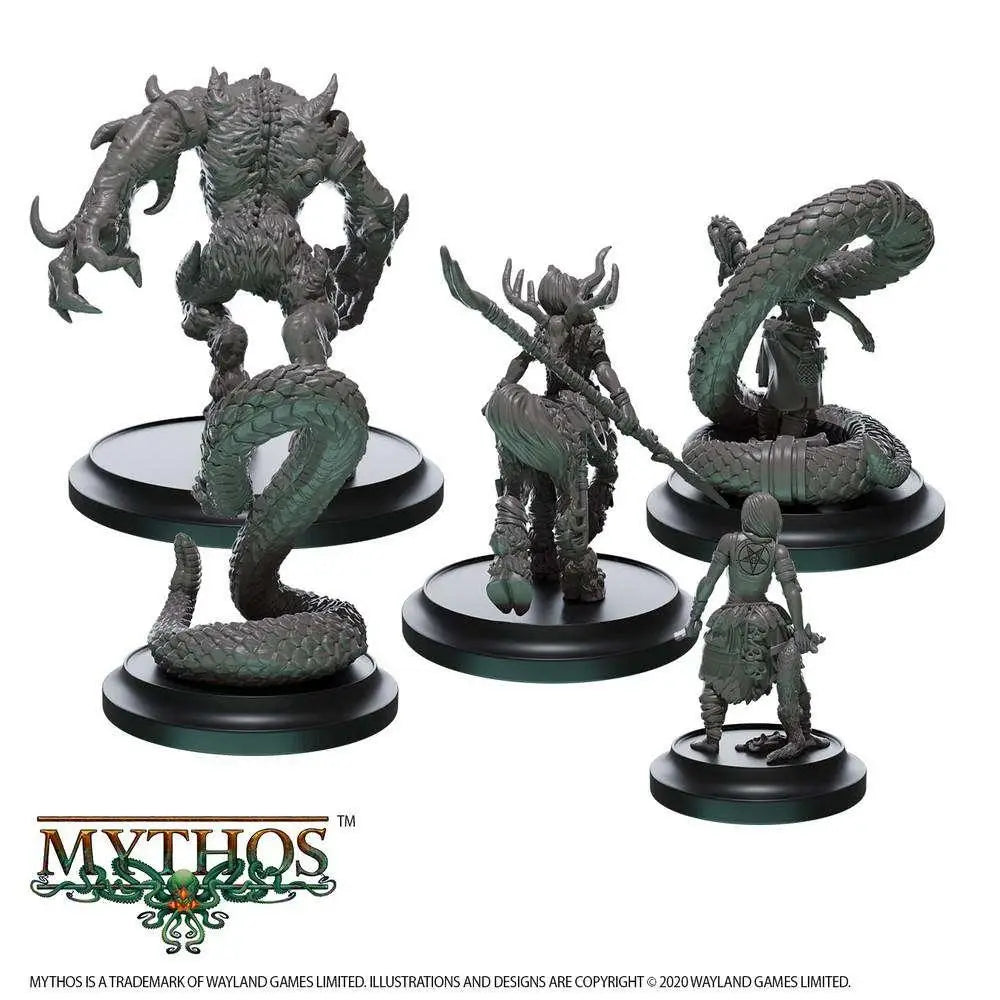Grå mytiska varelser-miniature på svarta runda baser i Mythos Wyldborne Faction Starter Set
