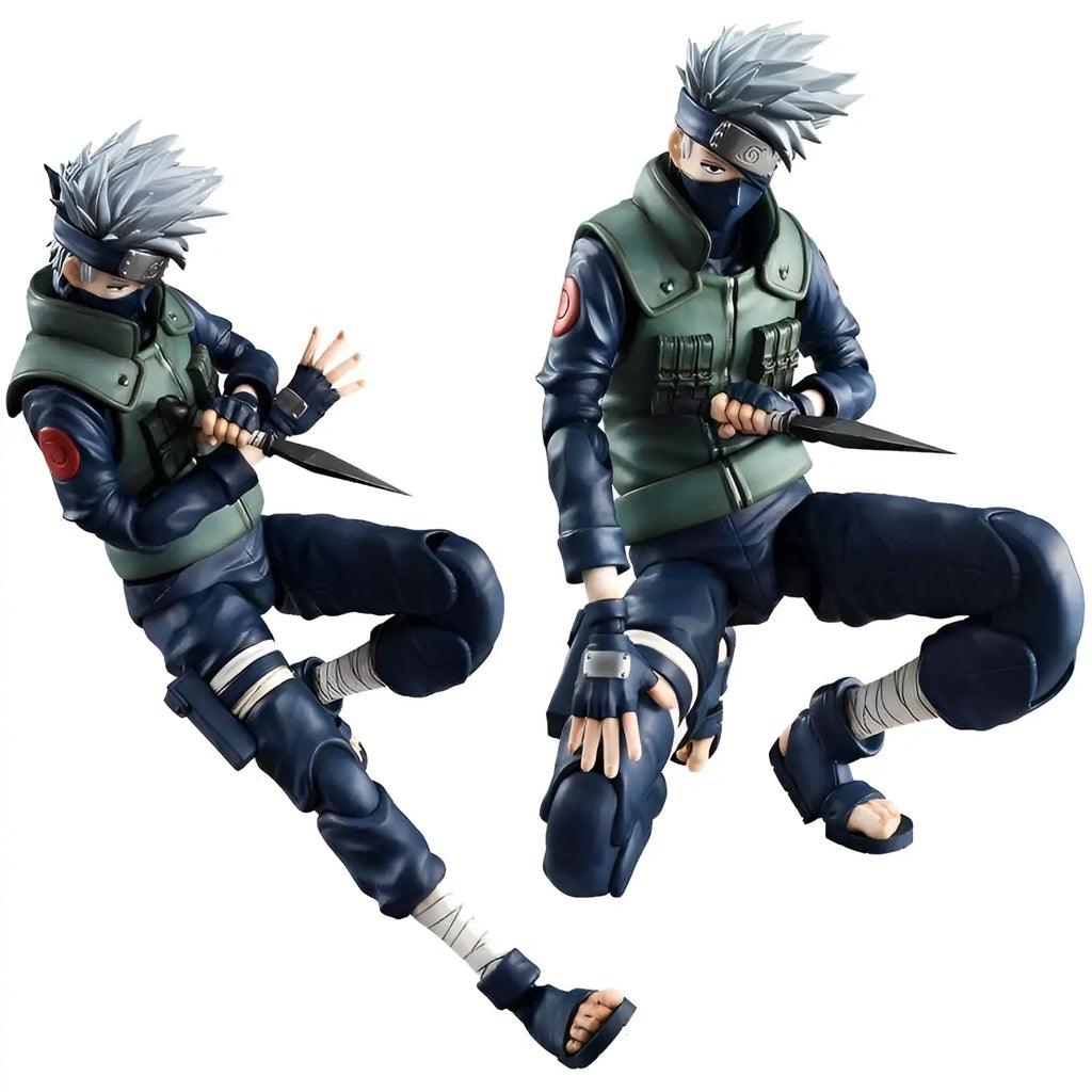 Två detaljerade Kakashi Hatake-actionfigurer från Naruto i dynamisk pose