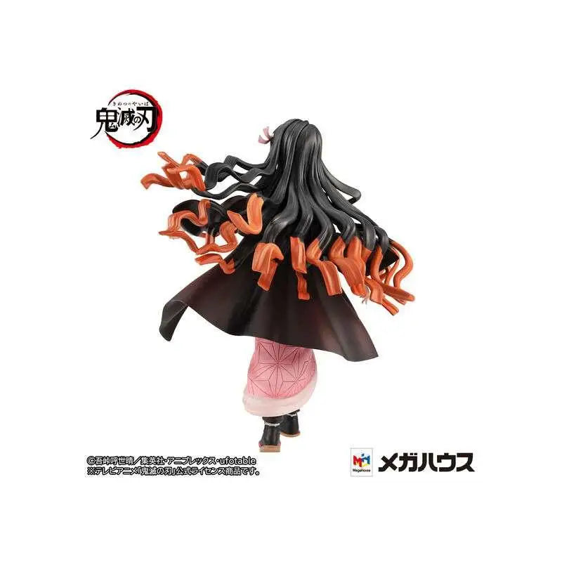 Nezuko Kamado PVC-figur från Demon Slayer med svart hår och flammande orange toppar