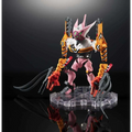 Rosa och orange Evangelion Unit-01 actionfigur med vita accenter på klar plastbas