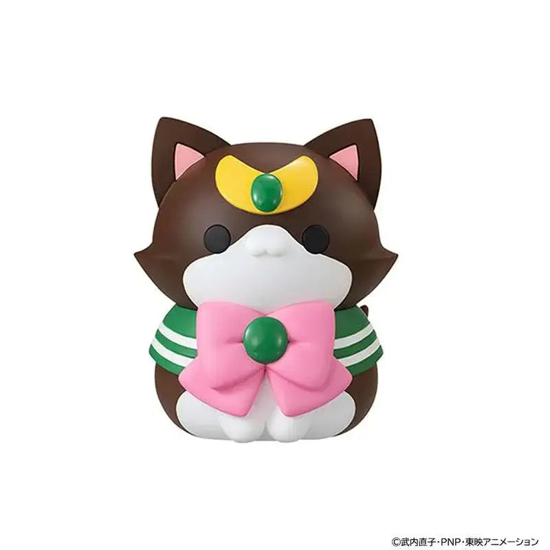 Nyanto! Sailor Mewn Jupiter-figur: brunvit katt i grön-vit randig outfit med rosa rosett, gul måne och grön ädelsten