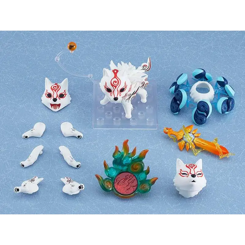 Vit Okami Shiranui DX Ver Nendoroid: vit rävfigur med röda mönster och utbytbara delar