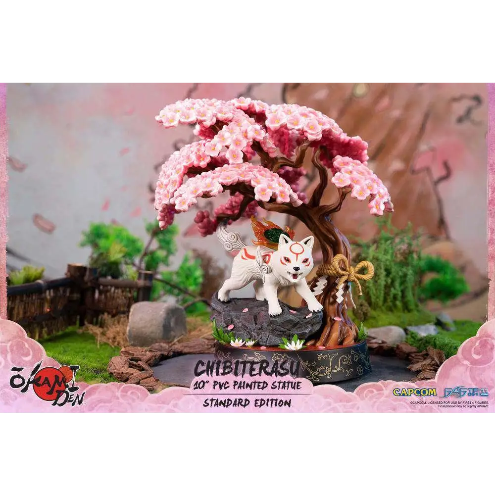 Vit Chibiterasu PVC-figur från Okamiden under blommande körsbärsträd