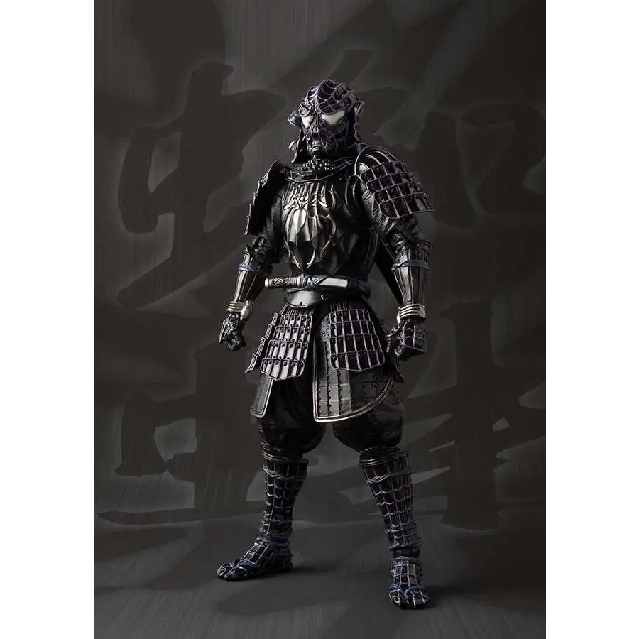 Svart och silver detaljerad samurajrustning med intrikat nätmönster i Onmitsu Black Spider-Man - Samurai Edition