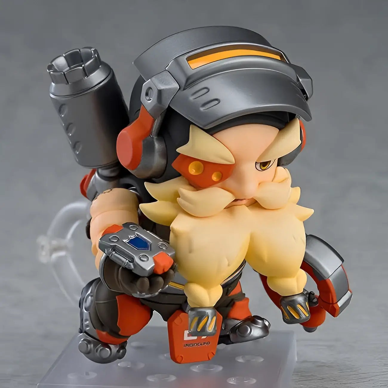 Chibi Winston figurine från Overwatch, med hjälm och vapen