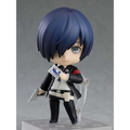 Blåhårig Persona 3-hjälte Nendoroid-figur med svartvit uniform, rött armband, silverpistol och spelkort