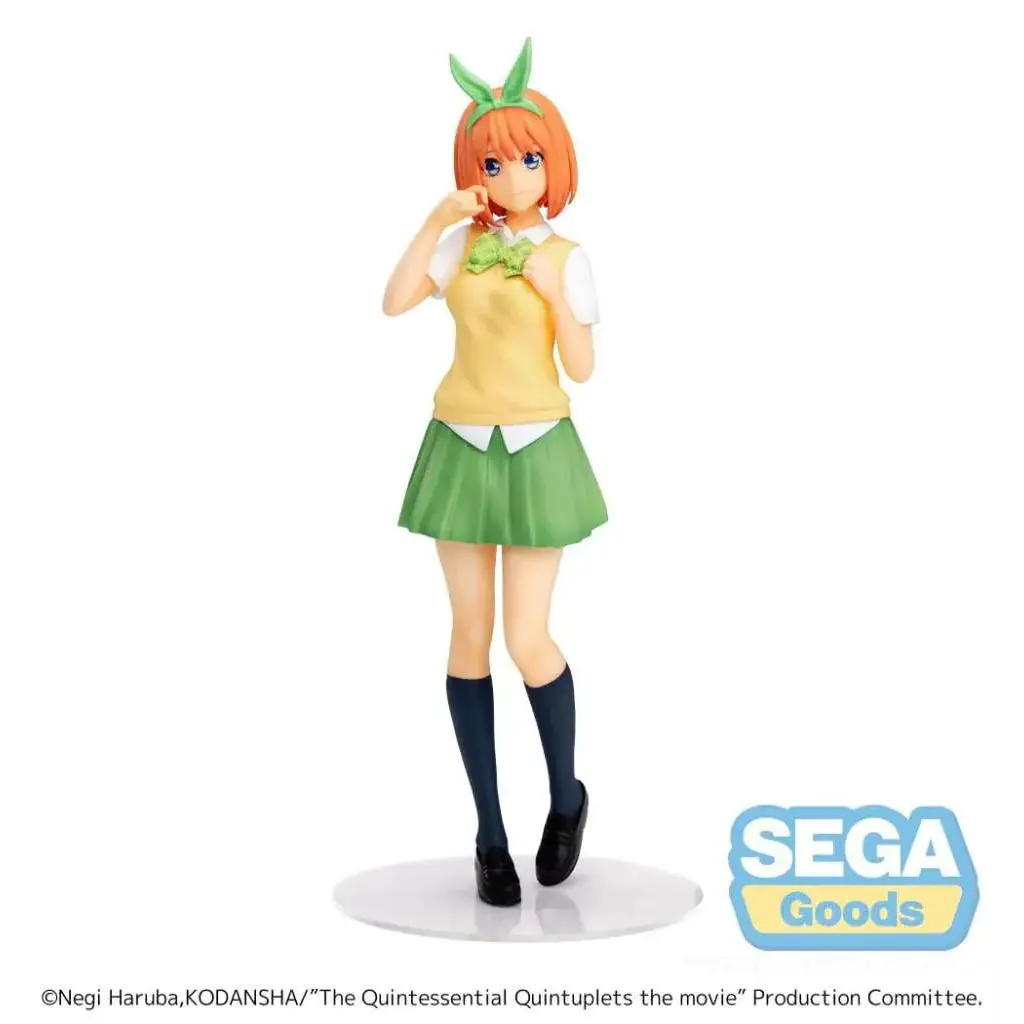 Quintessen Quint Yotsuba Nakano figurin med orange hår, gul topp, grön kjol och kaninöron