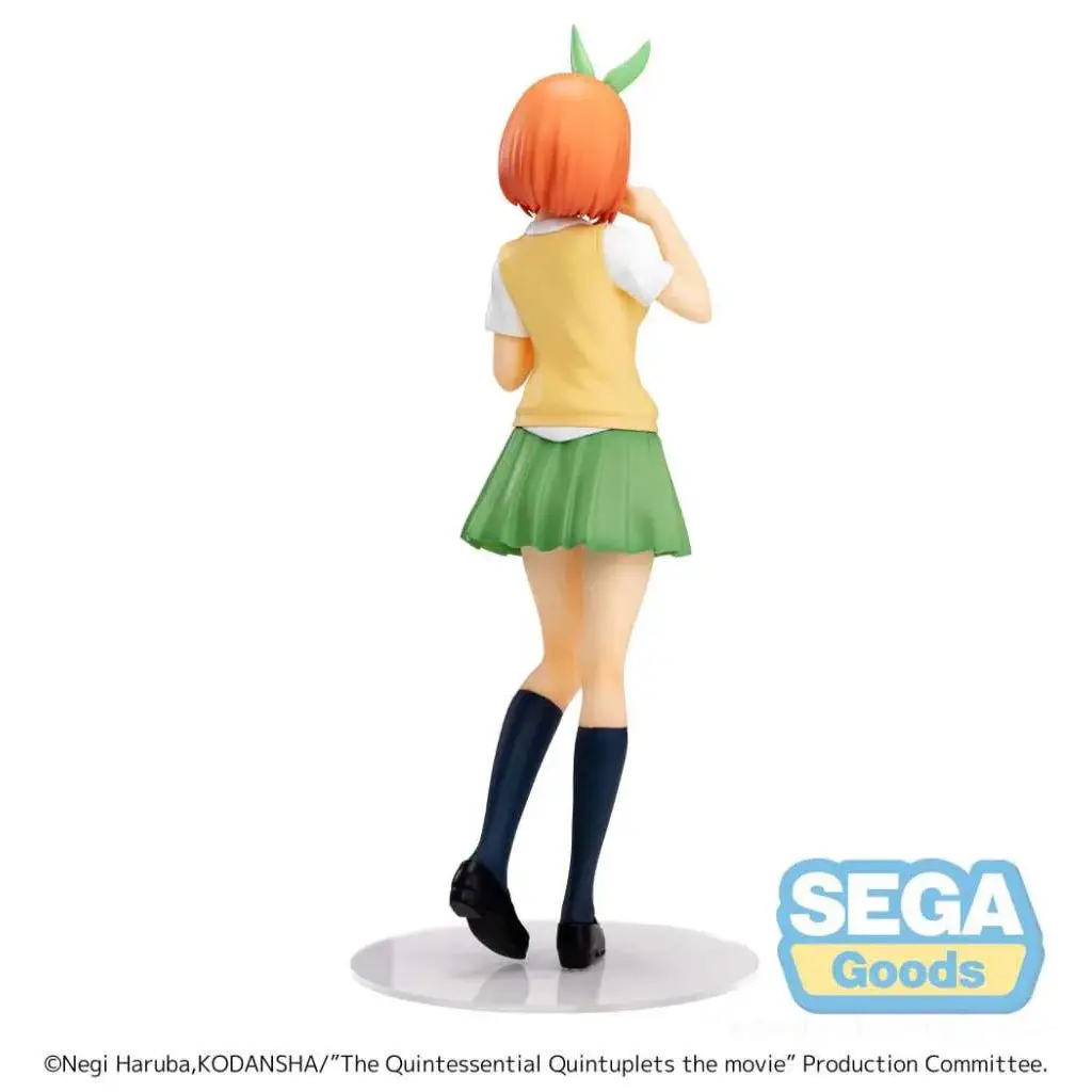 Quintessen Quint Yotsuba Nakano anime figur med orange hår och grön bladaccessoar