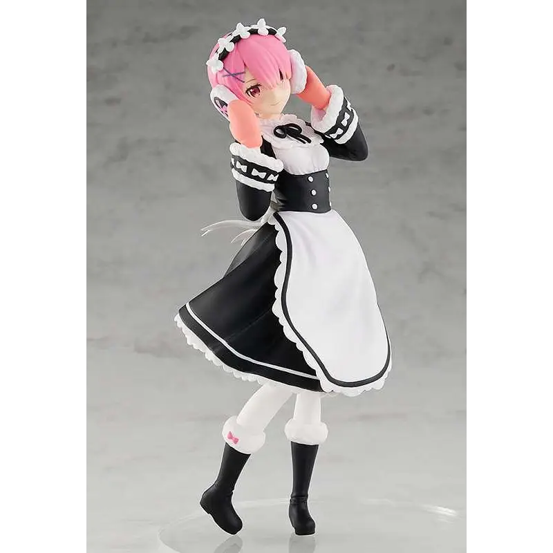 Ram från Re:Zero POP UP PARADE Ice Season-figur med rosa hår, svartvit kammar-klädsel och fluffiga öronmuffar