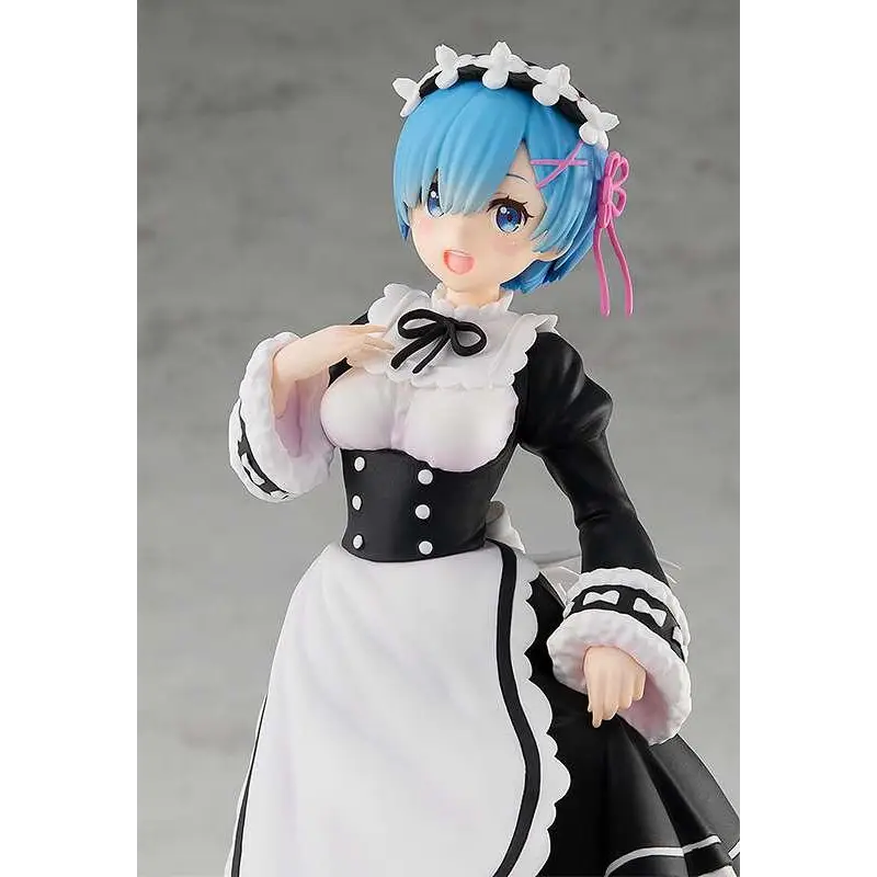 Blåhårig animejungfru Rem från Re:Zero i svartvit uniform med rosa band