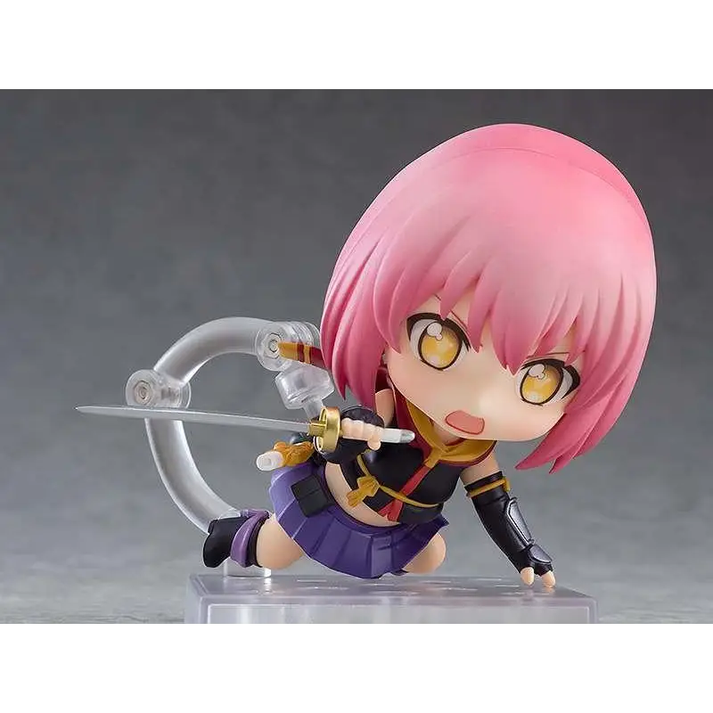 Nendoroid Momo Minamoto: rosa chibi-figur med guldögon i svart-lila outfit med svärd