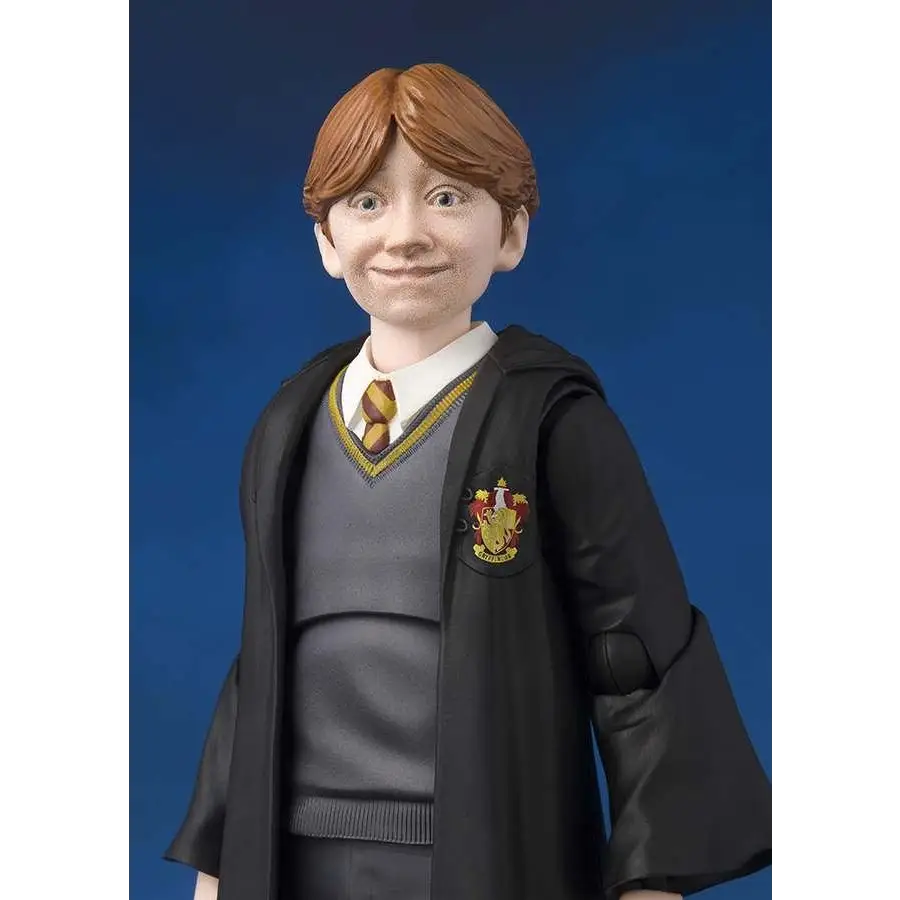 S.H.Figuarts Ron Weasley actionfigur i Hogwarts-uniform med Gryffindor-vapen