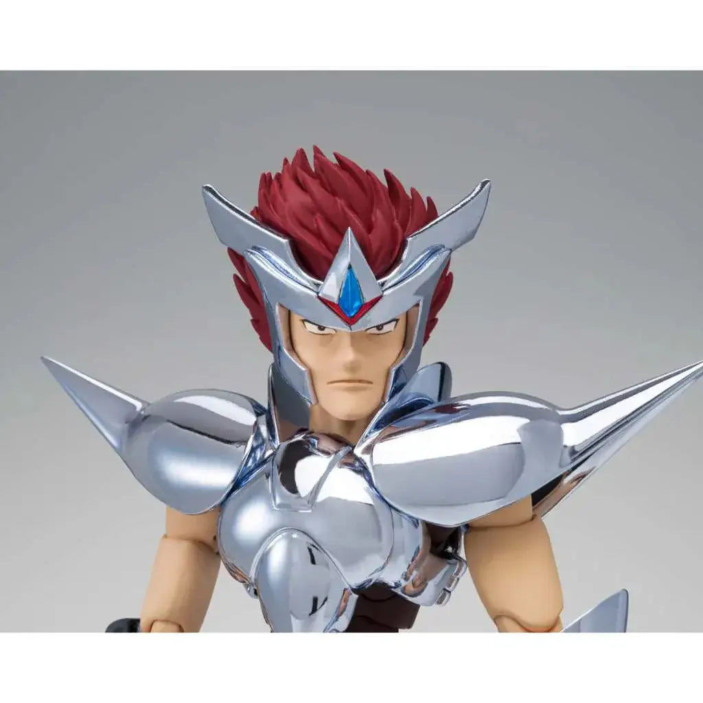 Silverpansrad actionfigur med rött spikat hår och blå ädelsten på hjälmen från Saint Cloth Myth Centaurus Babel