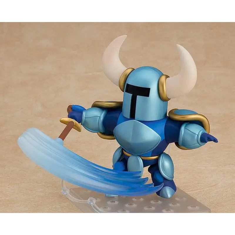 Blå och gul riddare i rustning med vita horn håller genomskinligt blått svärd, Shovel Knight Nendoroid-figur