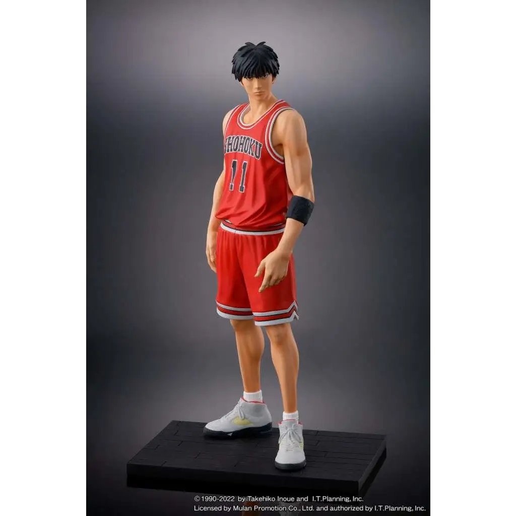 Röd och vit Shohoku-tröja med nummer 11 på Rukawa-figur från Slam Dunk