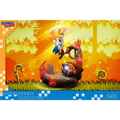 Sonic och Tails-figurer från First 4 Figures i luften över eldigt landskap