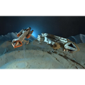 Två detaljerade modellrymdfarkoster på simulerad månlandning, Space 1999 Eagle/Hawk Set