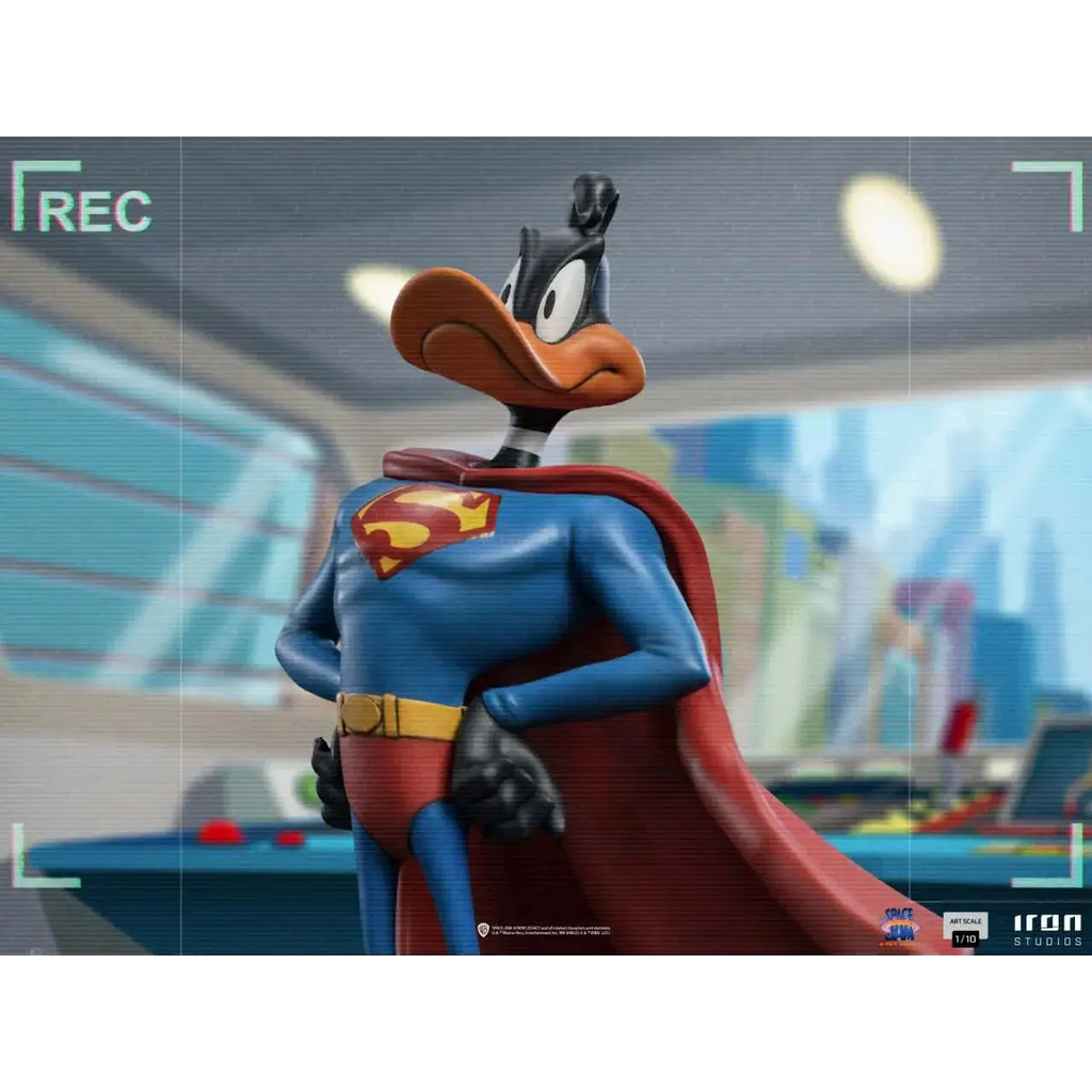 Daffy Duck som Superman i Space Jam 2-statyett 1/10