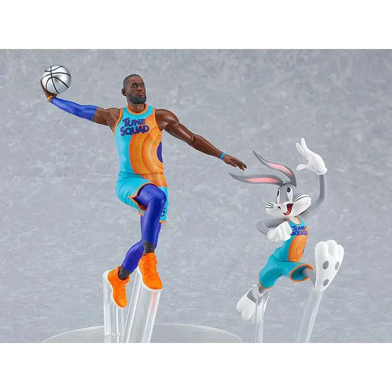 LeBron James och Bugs Bunny Space Jam actionfigurer i orange och turkosa dräkter