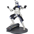 Vit Captain Rex klonkrigare staty i vit och blå, dynamisk pose