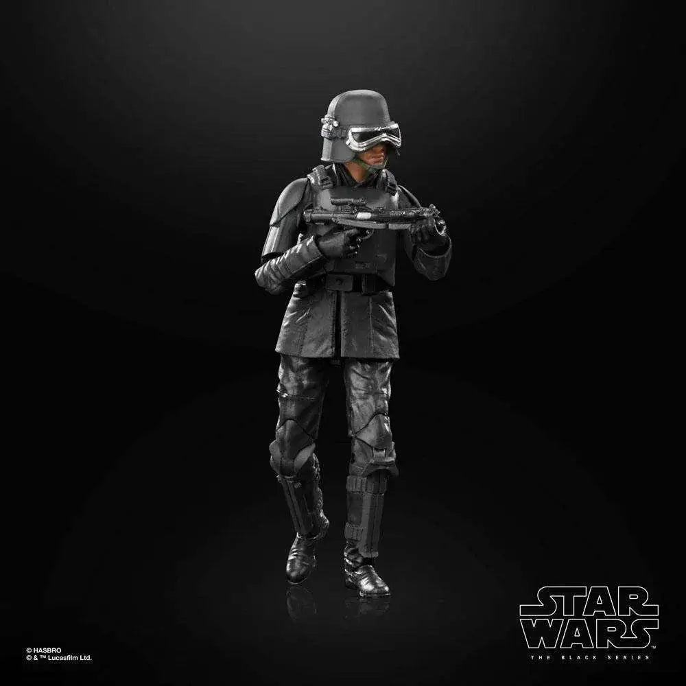Svart rustad stormtrooper från Star Wars Black Series med blaster