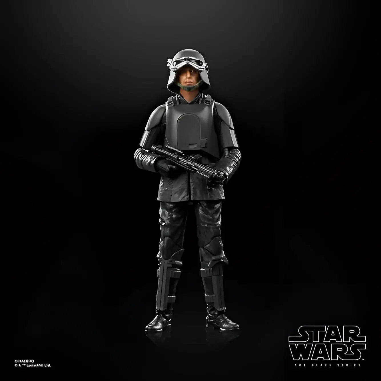 Svart rustad stormtrooper från Star Wars med blastergevärsfigur