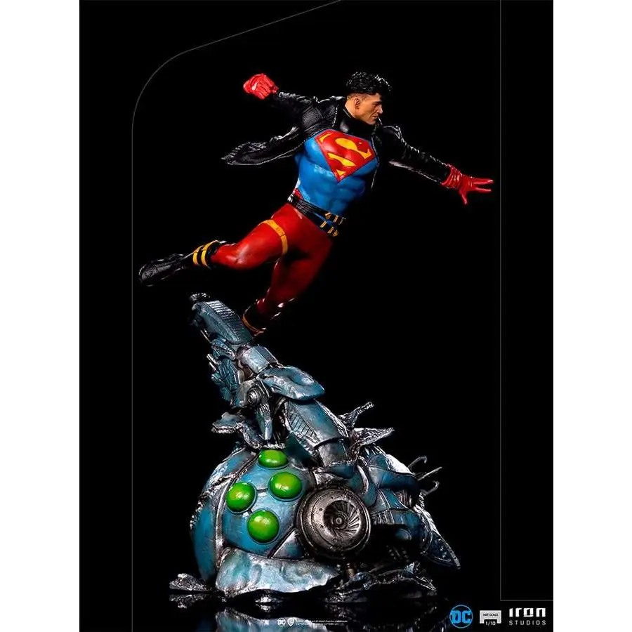 Superboy Deluxe 1/10-statyn i dynamisk flygpåse med läderjacka