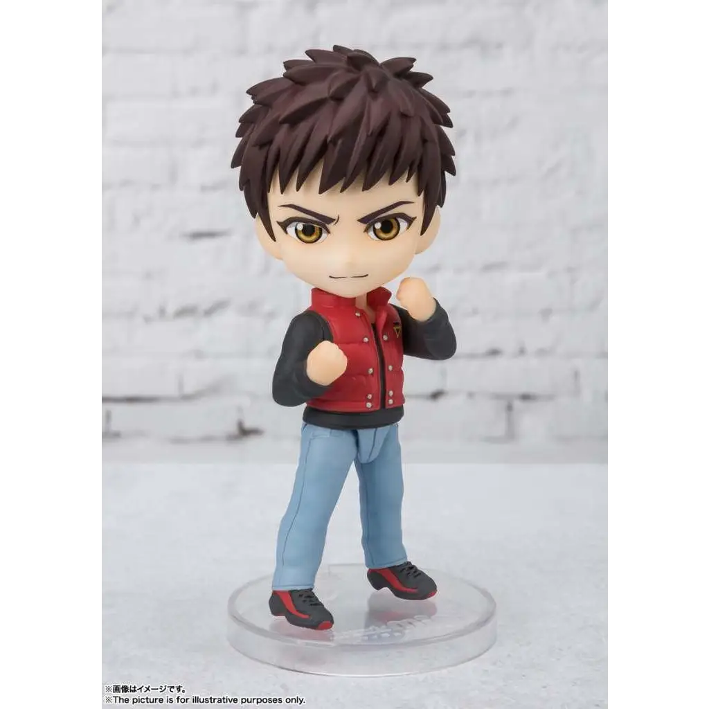 Chibi-figur av Sabaru Sengoku i Figuarts Mini, spretig brunt hår och röd väst