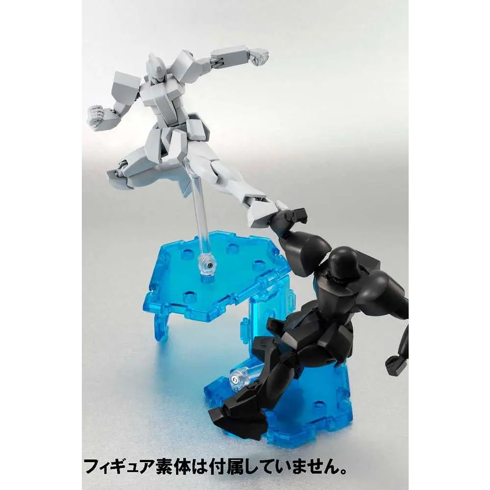 Dynamiska grå och svarta Gundam-modellfigurer på genomskinliga blå Tamashii Stage Act Combin-stativ
