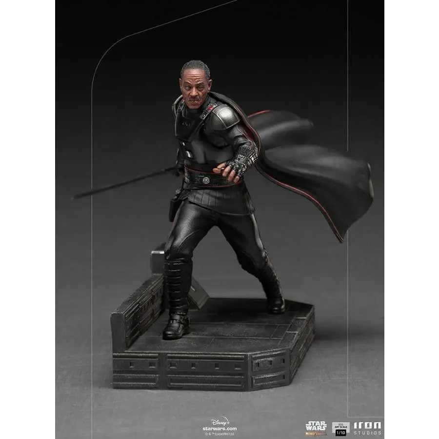 Svart rustad figur med flödande mantel i matt och metallfinish, Mandalorian Moff Gideon 1/10-statue