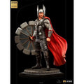 Thor MCU 10-årsjubileum deluxe Art Scale 1/10-statyett i silver och svart rustning med röd mantel och hammare