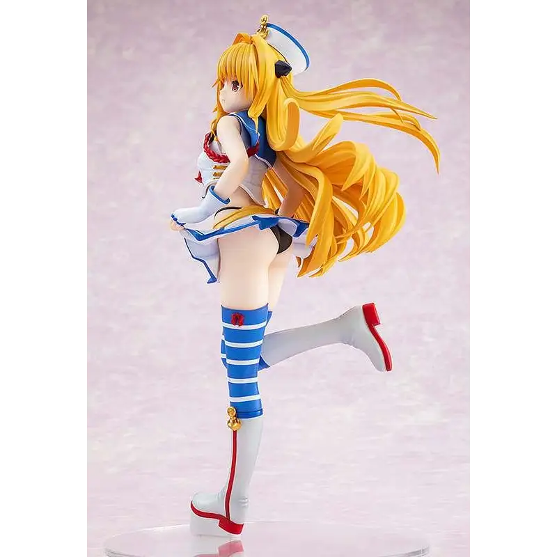 To Love Ru Golden Darkness 1/7 figurin med blond animekaraktär i sjömanstajt