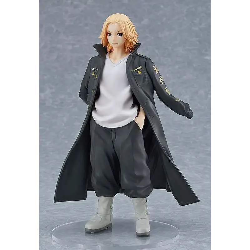 Mikey från Tokyo Revengers i svart mantel med guld