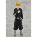 Takemichi Hanagaki figur med svart uniform, spikig blond hår och guldembroidery