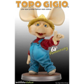 Livstorleksstaty i resin av Topo Gigio i halmhatt, röd skjorta och blå overaller