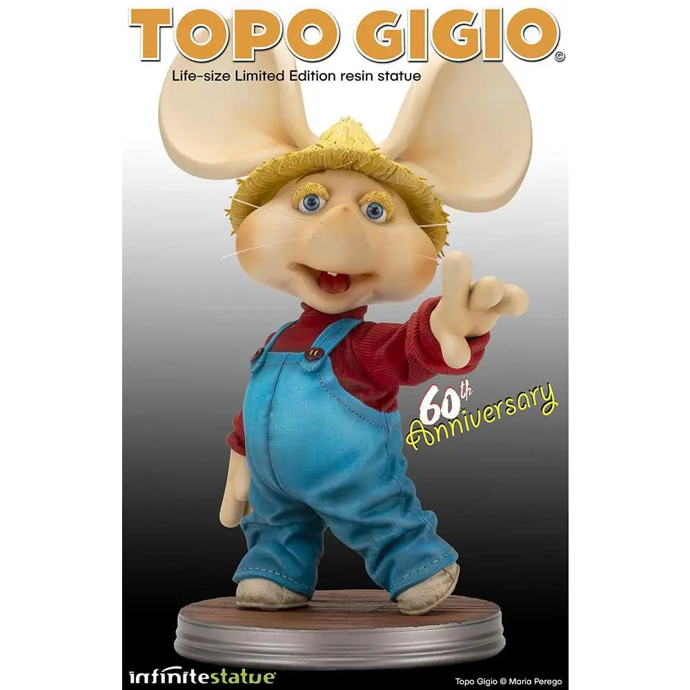 Livstorleksstaty i resin av Topo Gigio i halmhatt, röd skjorta och blå overaller
