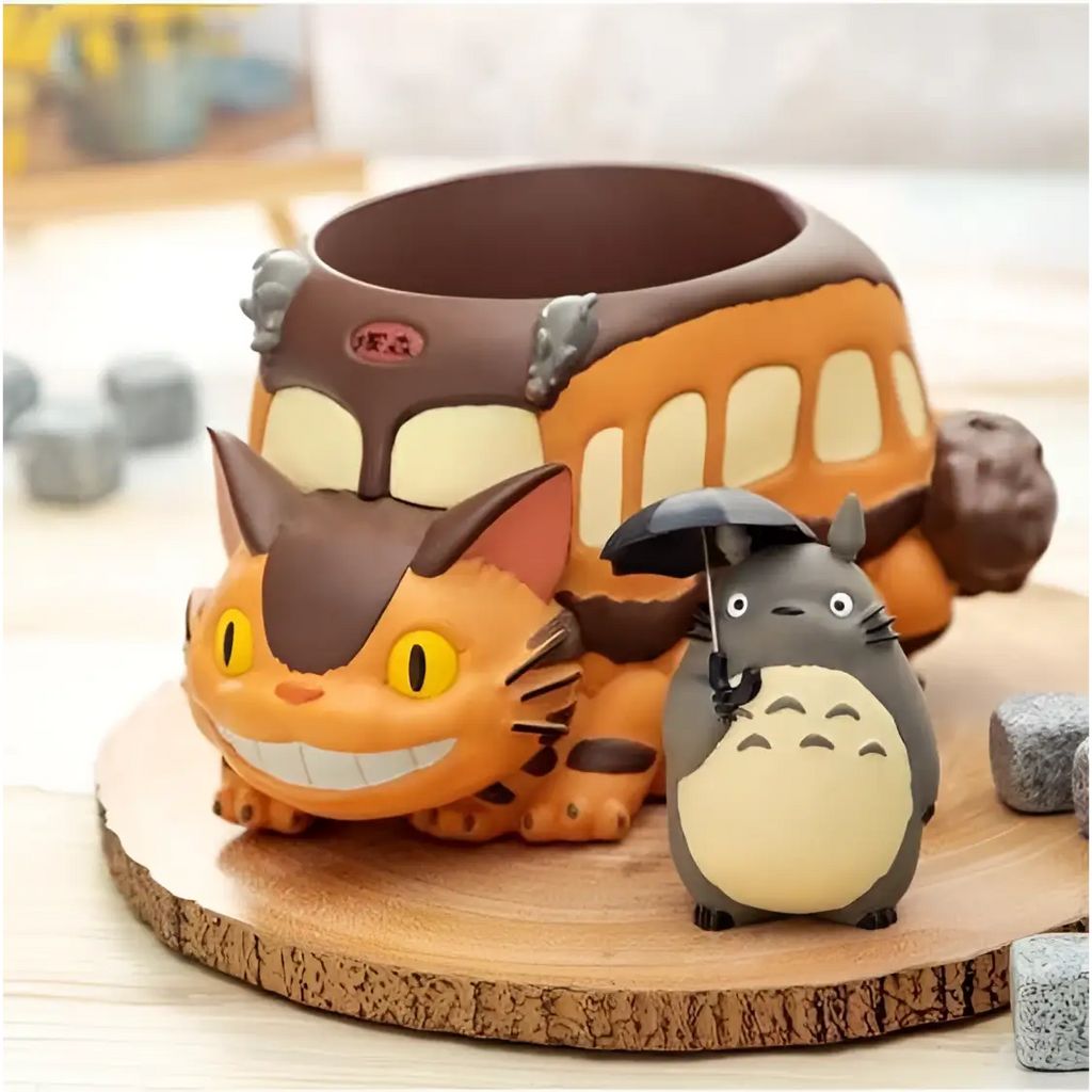 Ceramic Totoro-kopp med Nekobus-design i orange och brunt