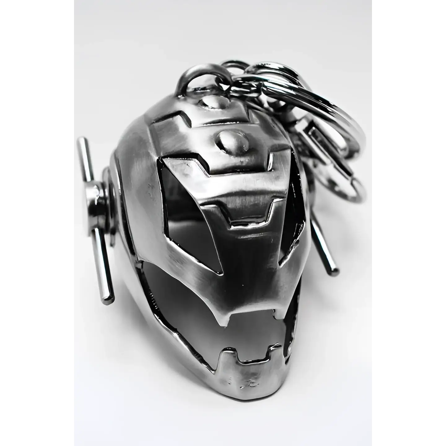Silvrig metallisk Ultron-hjälm nyckelring med polerad finish