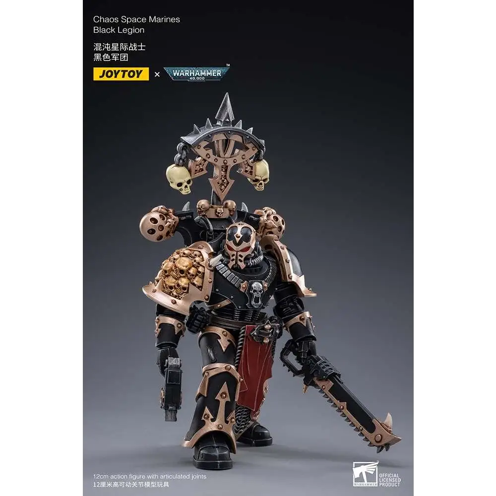 Svart och brons rustad Chaos Space Marine från Black Legion, 1/18 skala figur