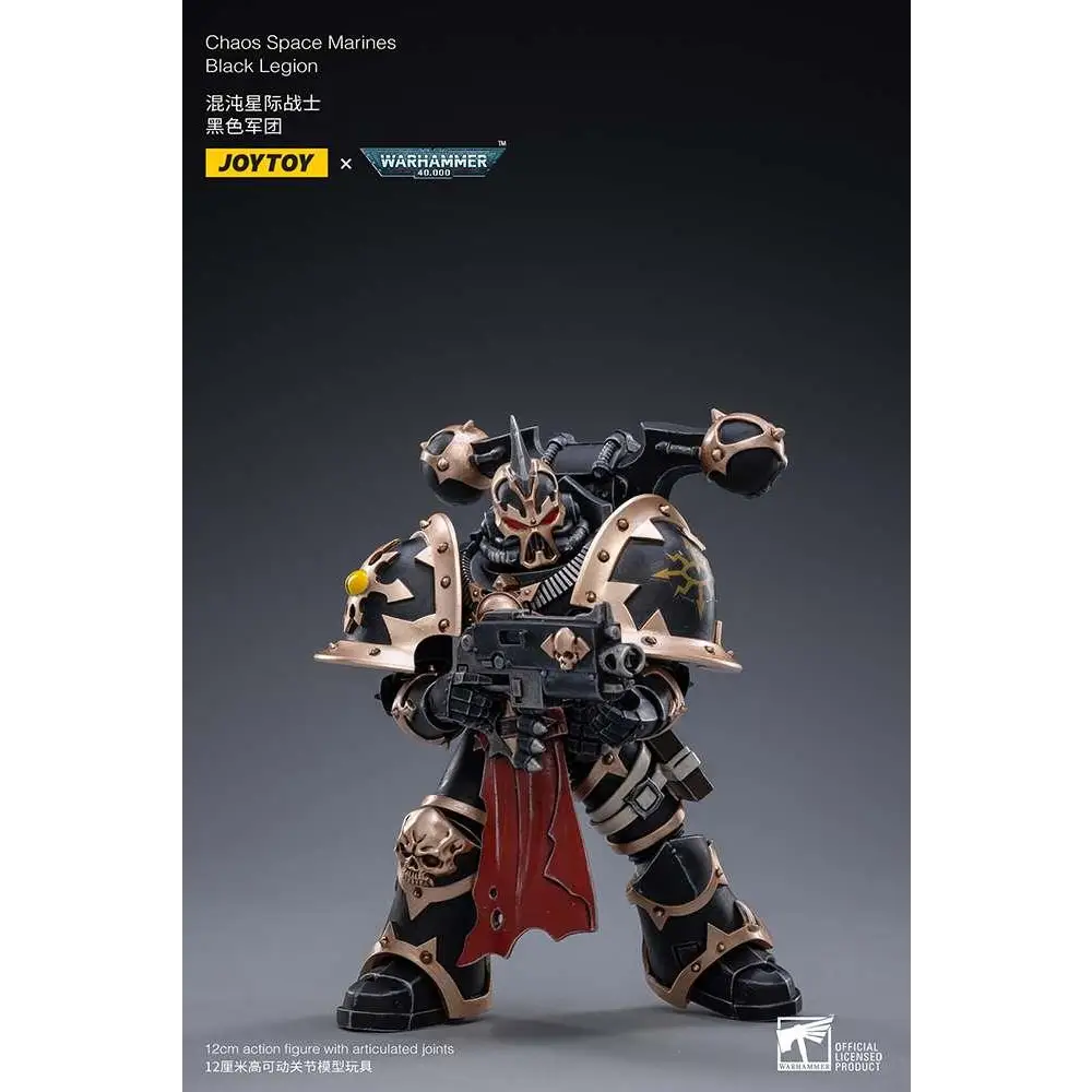 Svart och brons kaos rymdartropp figur från Black Legion med skallemotiv och röd mantel