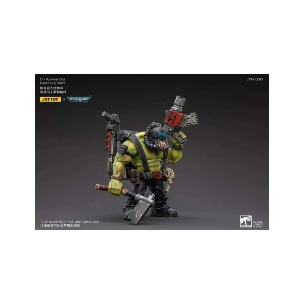 Grönskinnad muskulös Warhammer 40k Ork Kommandos Dakka Boy Shant-figur med detaljerad rustning och vapen i metallgrått, rött, svart och grönt